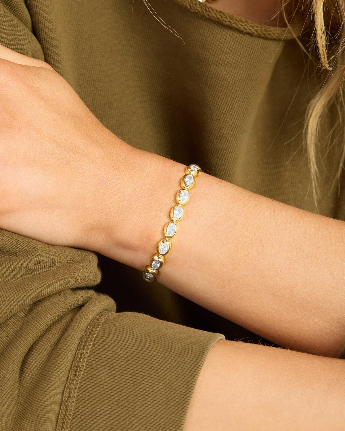 She's a Boss Tennis Bracelet 4mm - Gold|White Diamondettes