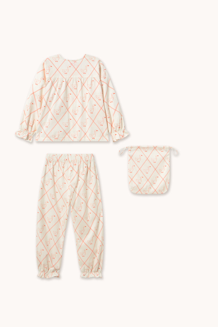 Geese Set in Off-White
