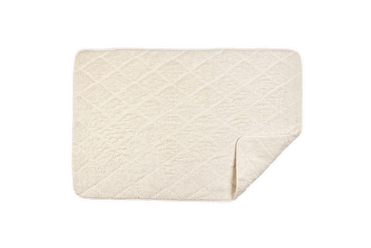Ivory / Quilted Tub Mat: 24" W x 36" L