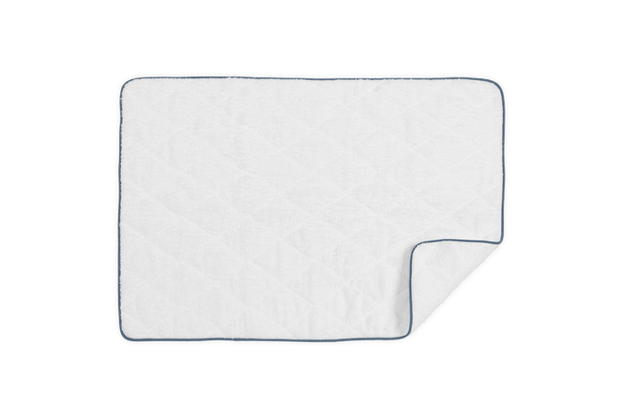 White/Sea / Quilted Tub Mat: 24" W x 36" L