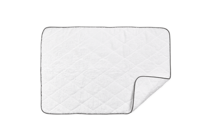 White/Smoke Grey / Quilted Tub Mat: 24" W x 36" L