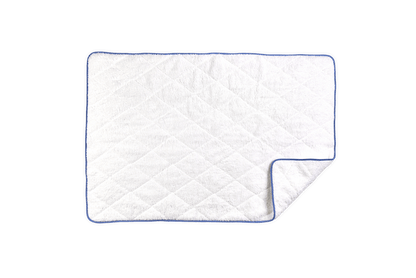 White/Azure / Quilted Tub Mat: 24" W x 36" L