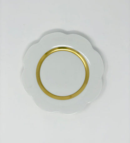 SKU# B220-NYM20466 - Fleur'T Matte Gold Dessert Plate - Shape Nymphea - Size: 8.5"