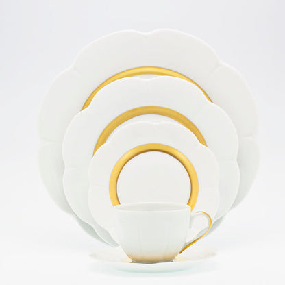 SKU# B265-NYM20466 - Fleur'T Matte Gold Dinner Plate - Shape Nymphea - Size: 10.5"
